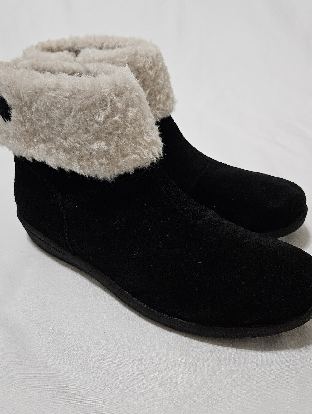 Vionic Magnolia Ruth Black Suede Ankle Boot 11 M Weather Resistant Zip Comfort